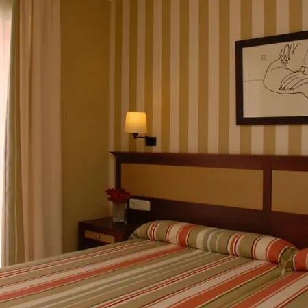World Hotel 4*
